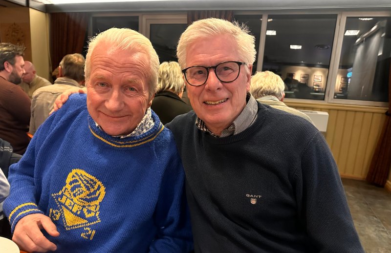 Her er to ildsjeler av Jerv som stiller på omtrent hver hjemmekamp. Jarl-Ivar Ingebrigtsen og Eirik Berntsen.