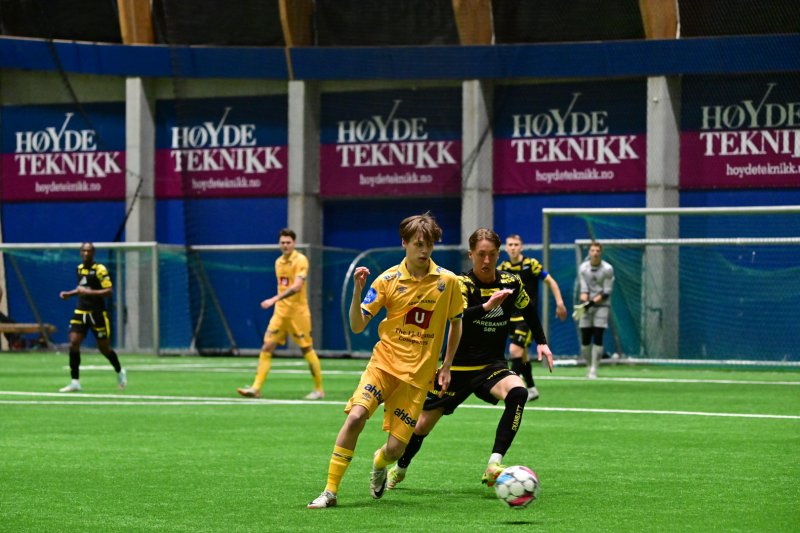 Henrik Bertelsen i aksjon mot IK Start i oppkjøringen. Foto: Helge N. Olsen