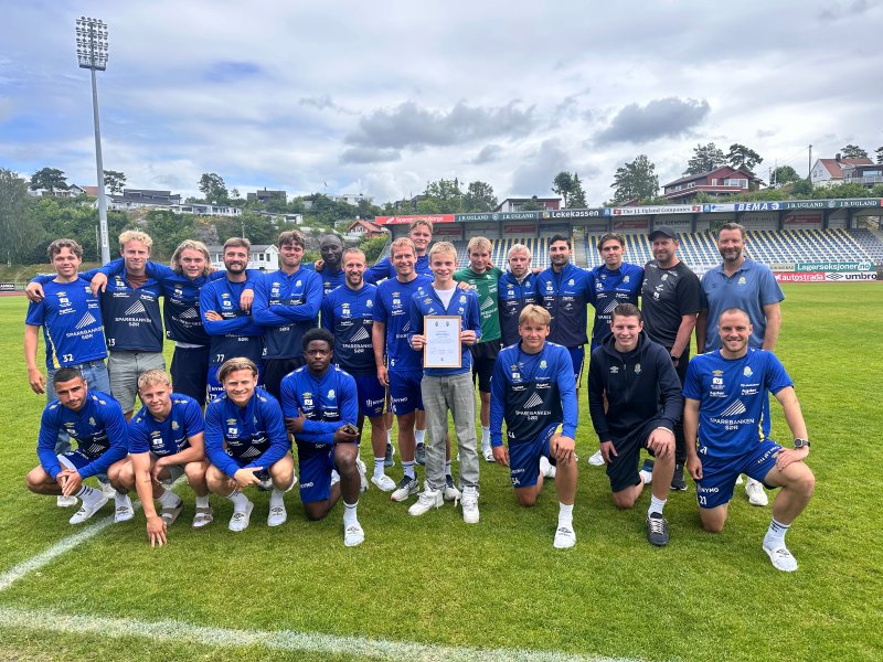Henrik Haugen fikk fortjent årets Fair Play-pris. Her sammen med A-laget.