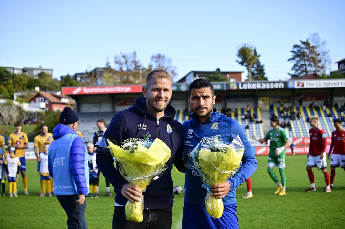 Mathias Wichmann og Iman Mafi før dagens kamp ble sparket i gang. Vi takker dem for heroisk innsats over flere år.