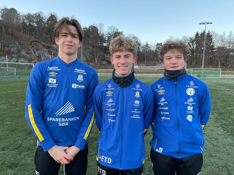 Klare for dagens økt. F.v Jakob Helland Kjølsrud, Eskil Topland Duesund (K), Simen Bauna Vælidalo