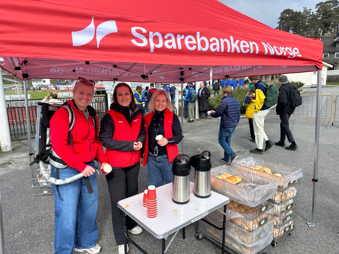 Vi takker vår kamppartner Sparebanken Norge for rausheten med boller og kaffe før årets første hjemmekamp!
