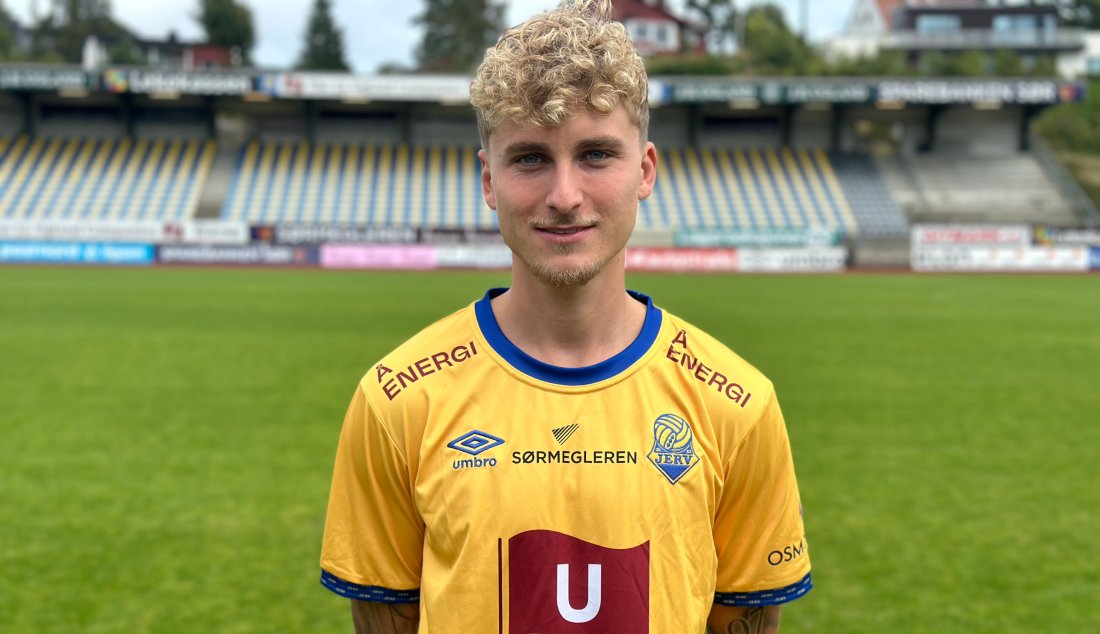 Nils er klar for å bidra i gult og blått!