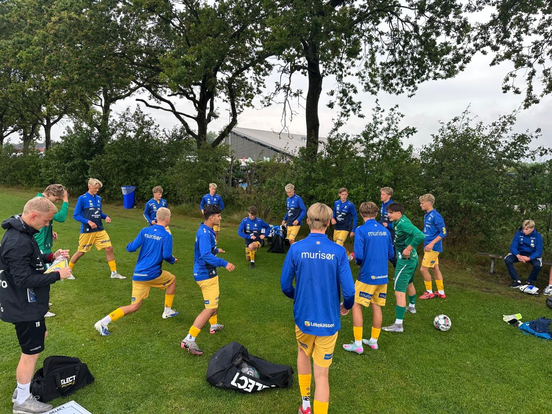 G17 varmer opp før kamp