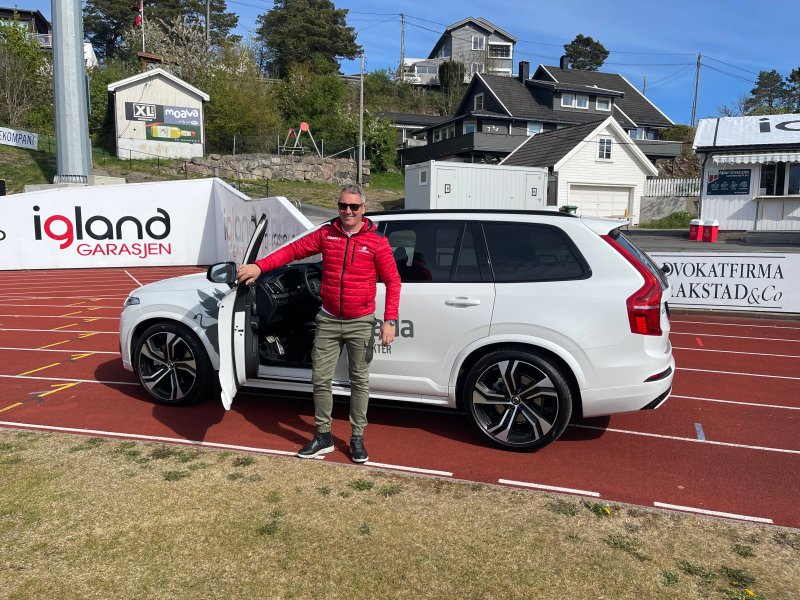 Espen gleder seg til å kunne gi en heldig vinner en hel helg med Volvo!