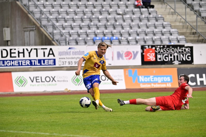 Sindre Osestad i aksjon. 1-0 scoringen mot Brann 2 i sommer (2-1 seier). Osestad har vært en viktig spiller for Jerv. Nå ser vi frem til en ny sesong med Osestad på laget.