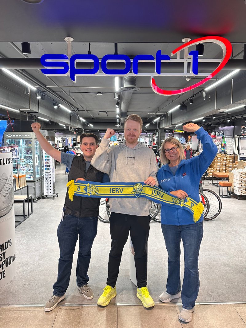 Sport 1 Grimstad heier på Jerv og ser frem til fortsettelsen! f. venstre: Alexander Ljungstrøm, Jonas Udjus og Lisbeth Udjus.