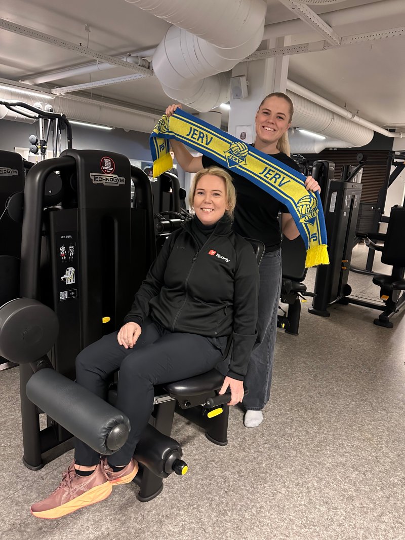 På Sporty Grimstad har de et stort utvalg treningsapparater.