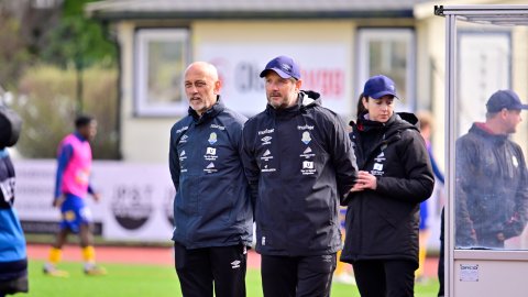 Tett og fysisk oppgjør ventet på Flekkerøy